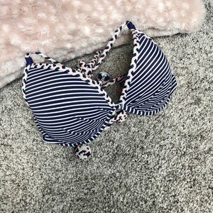 Victoria’s Secret bikini top 32DD